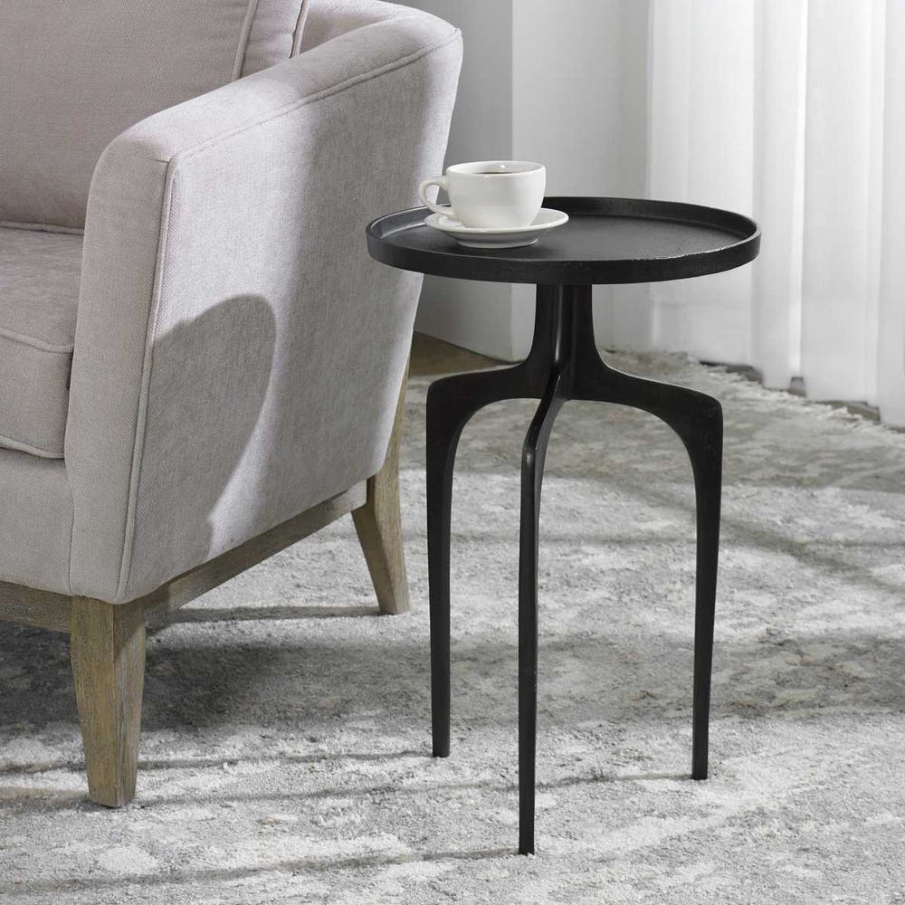 PETRA SIDE TABLE