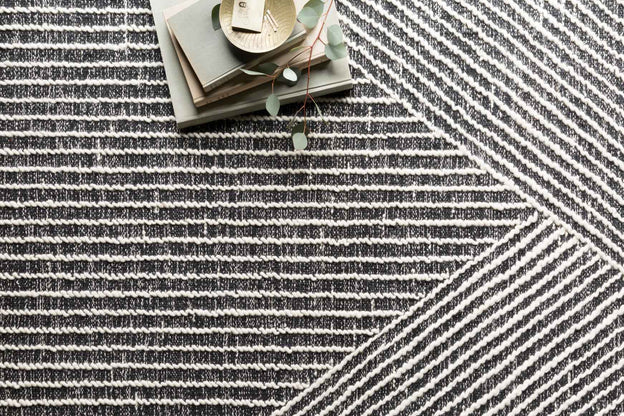 NEWTON MH/CHARCOAL 5'X7'6" RUG