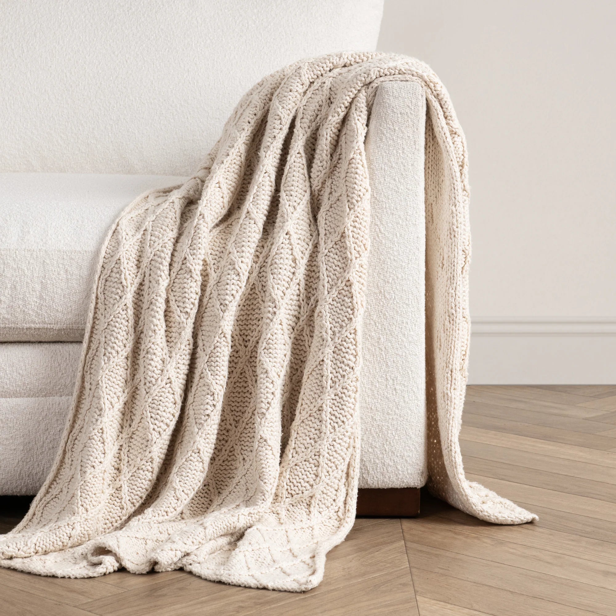 IVORY DIAMOND PATTERN THROW