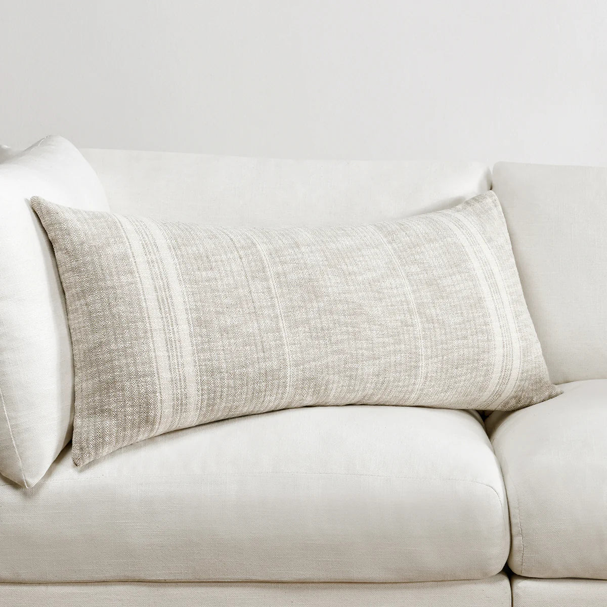 RIA IVORY/NATURAL PILLOW