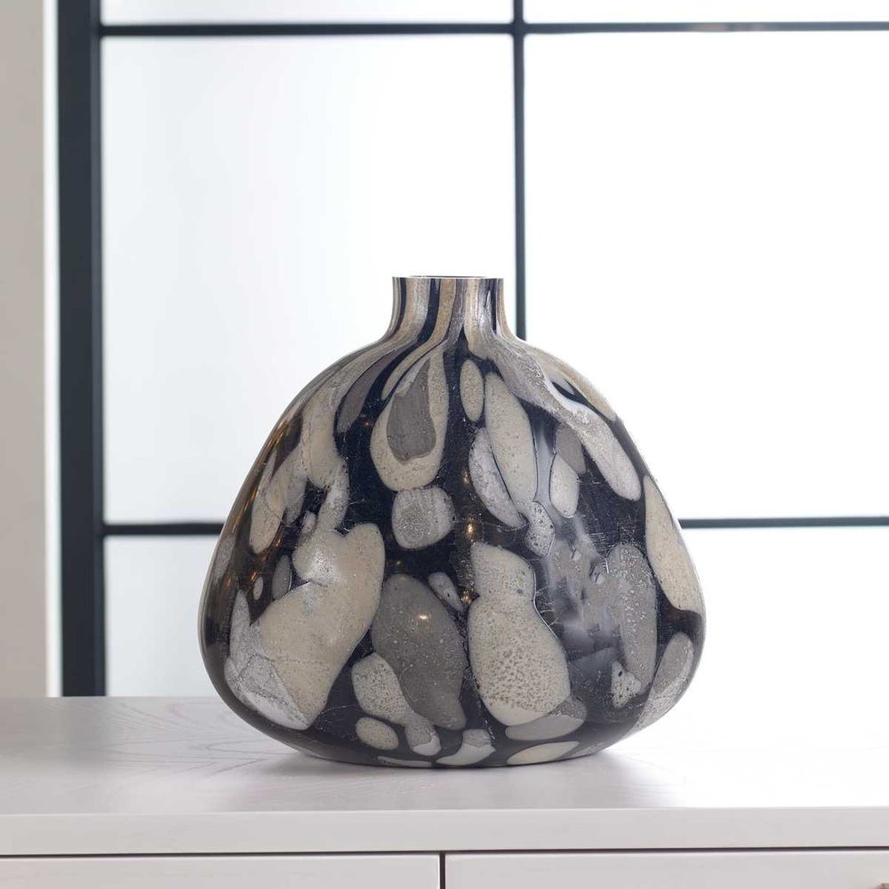 PEBBLE OBLONG VASE