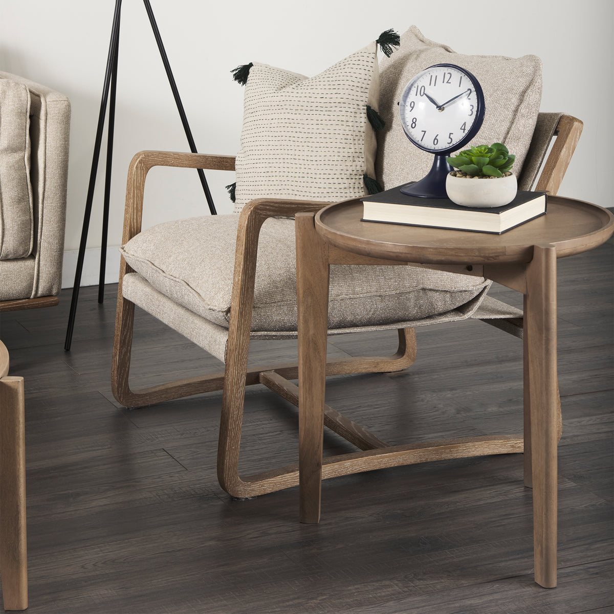 CLEVER ROUND ACCENT TABLE