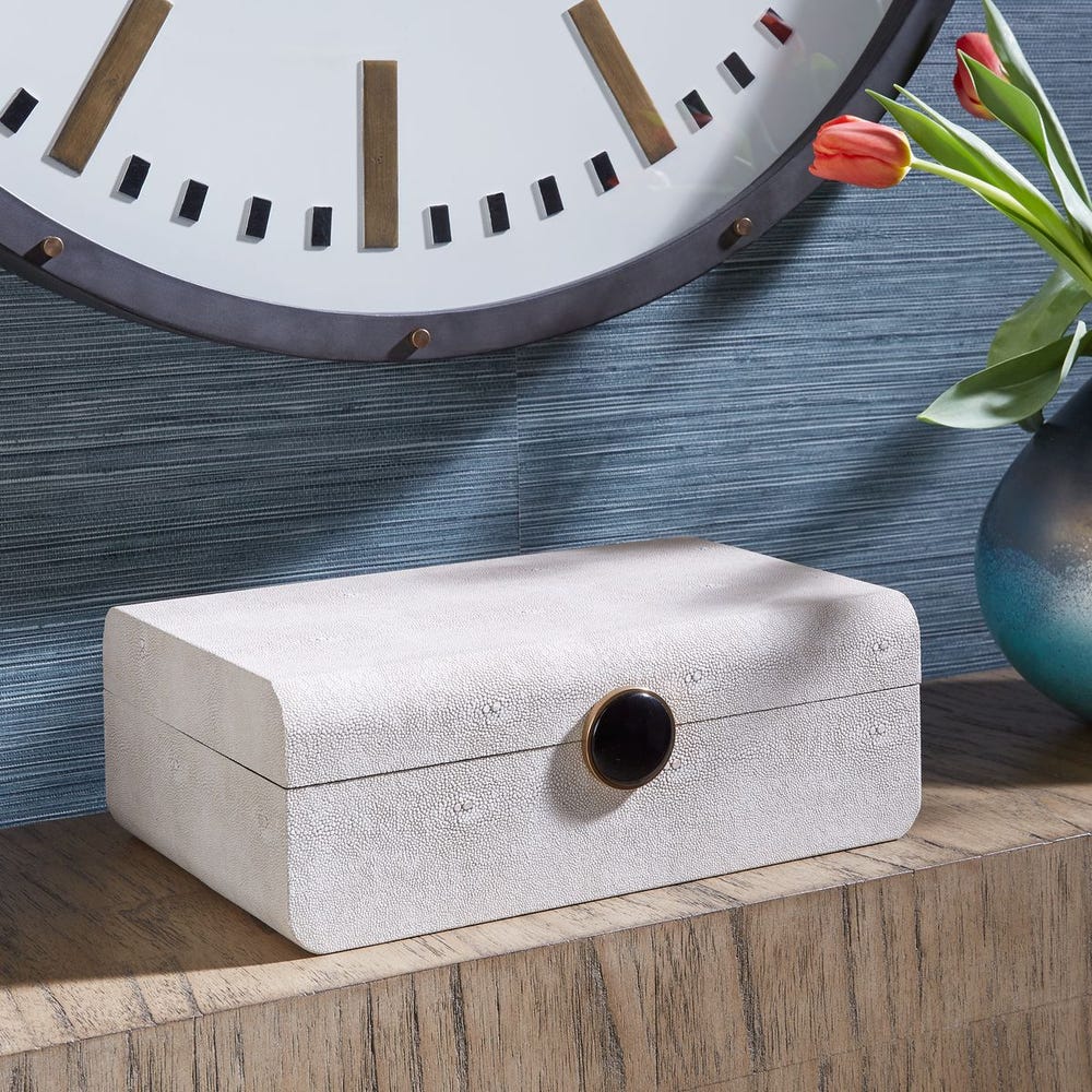 ALIQUE WHITE BOX