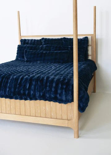 MINKY COUTURE X OSMOND DESIGNS NAVY KING DUVET-105"x95"