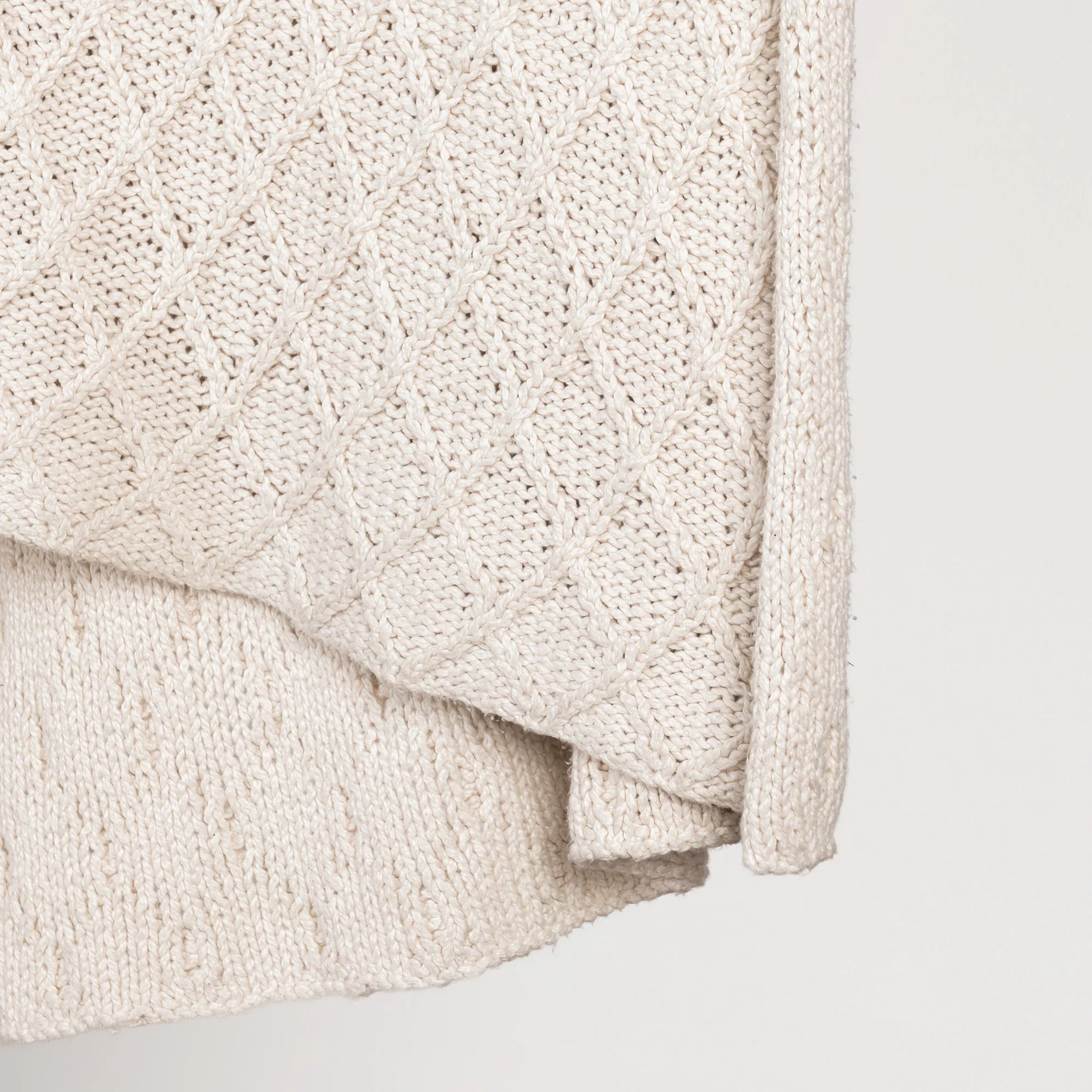 IVORY DIAMOND PATTERN THROW