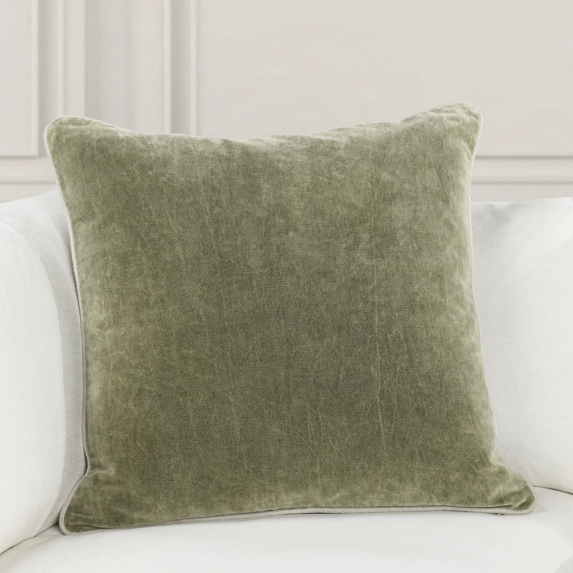 VELVET MOSS PILLOW